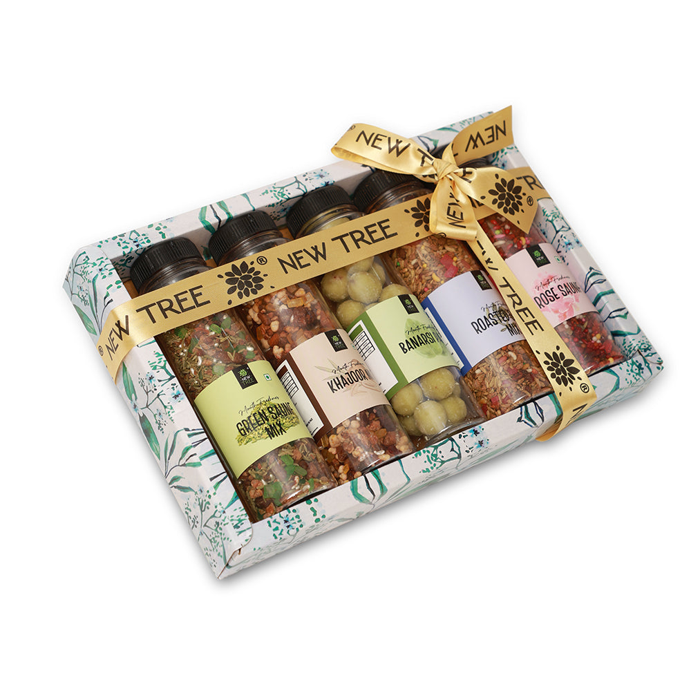 Saunf & Rose Delight: Enjoy Green Saunf, Khajoor Mix, Banarsi Paan, Roasted Saunf, and
Rose Saunf candies.